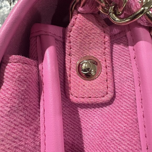 CHANEL Quilted Denim Messenger Bag in Neon Pink 21S - Picture 13 of 13
